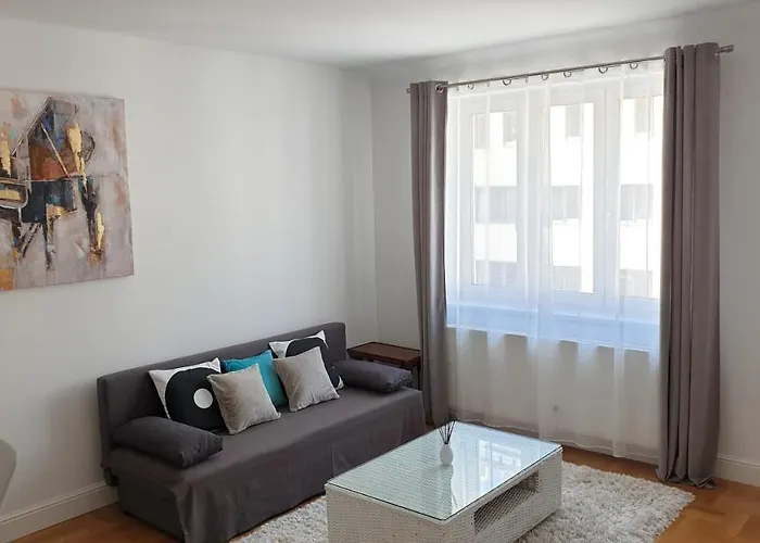 Wonderful 2-Bedroom Belvedere Apartment