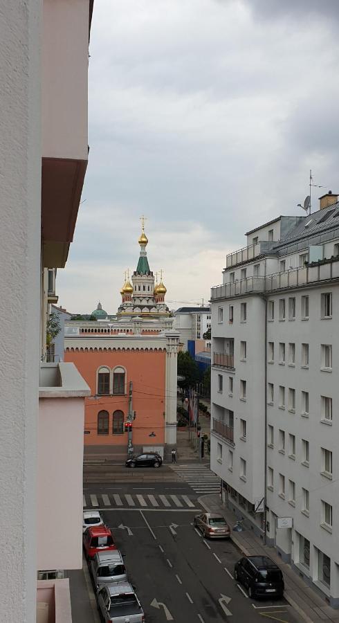 Wonderful 2-bedroom Belvedere Apartment Vienna