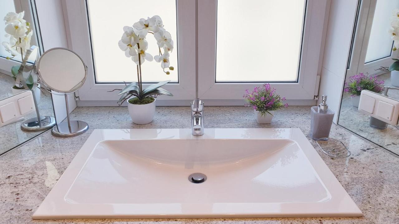 Wonderful 2-bedroom Belvedere Apartment